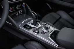 Alfa Romeo Stelvio, 2.0 L, 2022 год, 0 km, Баку - Цена: 54 600 $ - Tunel.az
