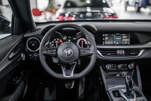 Alfa Romeo Stelvio, 2.0 L, 2022 year, 0 km, Baku - Price: 54 600 $ - Tunel.az