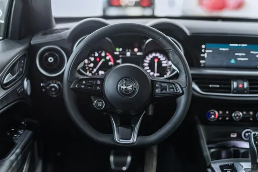 Alfa Romeo Stelvio, 2.0 L, 2022 i̇l, 0 km, Bakı - Qiymət: 54 600 $ - Tunel.az
