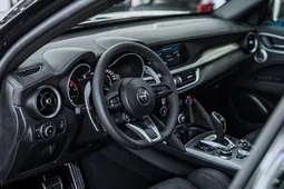 Alfa Romeo Stelvio, 2.0 L, 2022 i̇l, 0 km, Bakı - Qiymət: 54 600 $ - Tunel.az