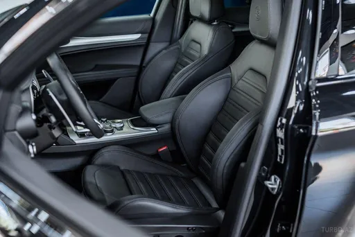 Alfa Romeo Stelvio, 2.0 L, 2022 i̇l, 0 km, Bakı - Qiymət: 54 600 $ - Tunel.az