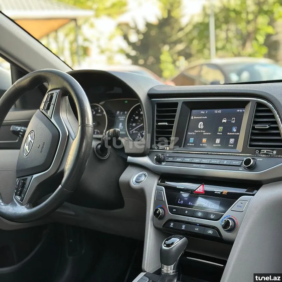 Hyundai Elantra 2016