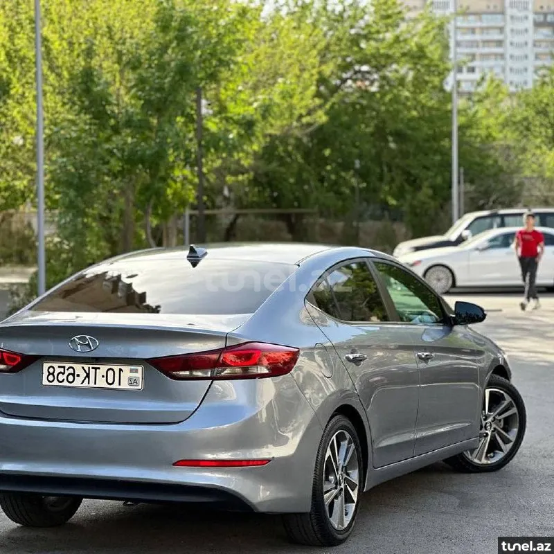 Hyundai Elantra 2016