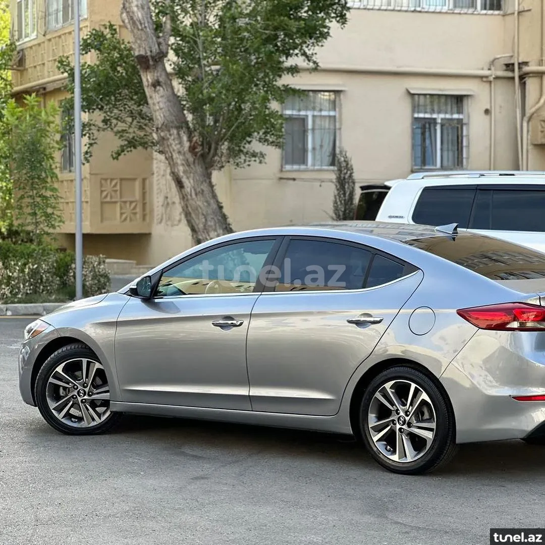 Hyundai Elantra 2016
