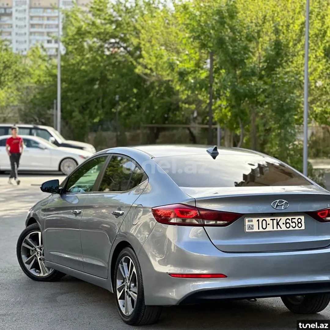 Hyundai Elantra 2016