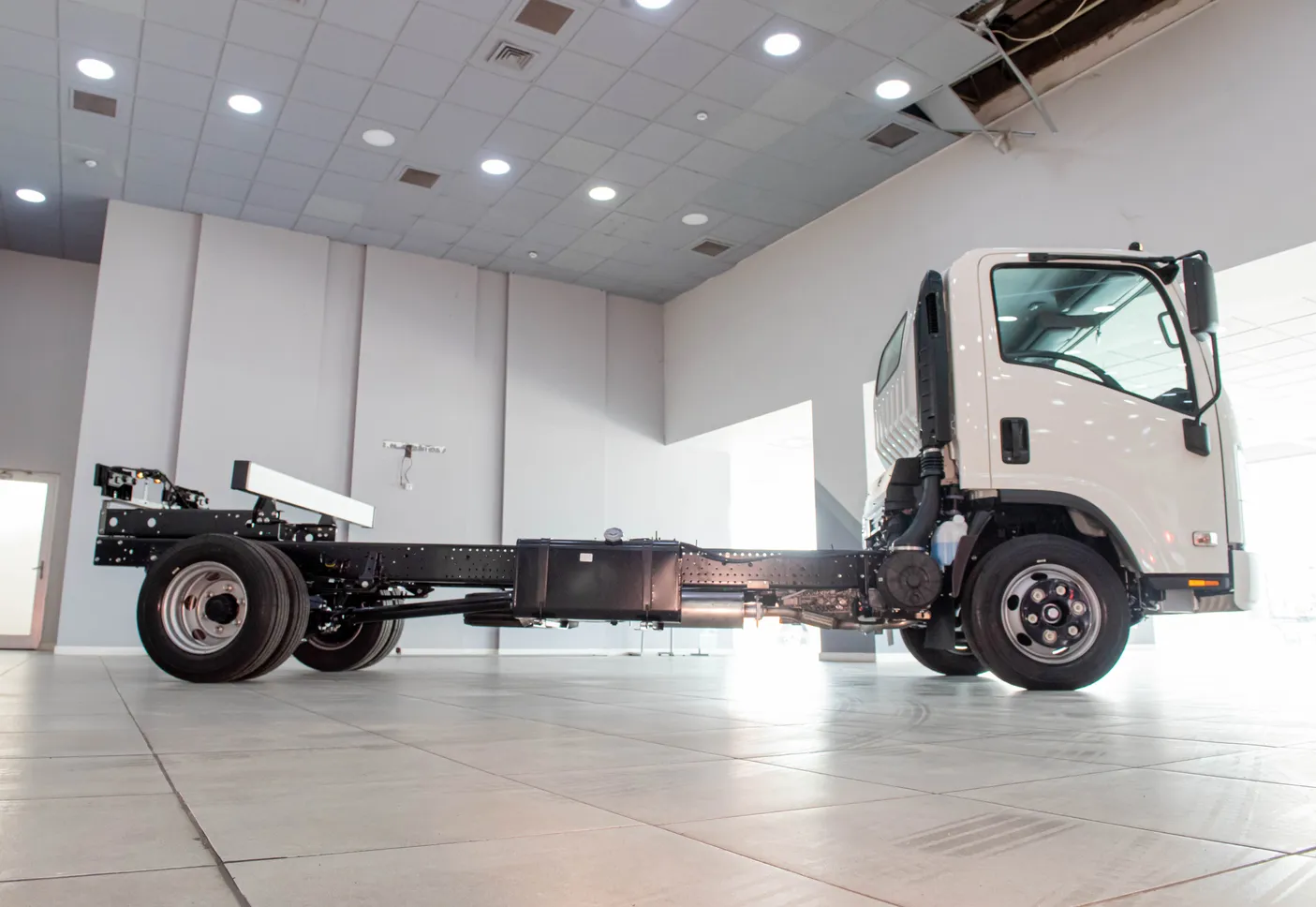 Isuzu NMR 85 H, 3.0 L, 2023 год, 0 km, Баку - Цена: 59 500 ₼ - Tunel.az