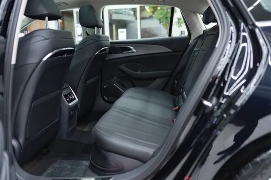 Hongqi H5, 1.5 L, 2023 год, 0 km, Баку - Цена: 32 300 $ - Tunel.az