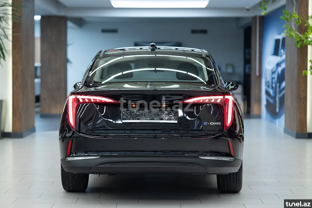 Hongqi E-QM5 2024