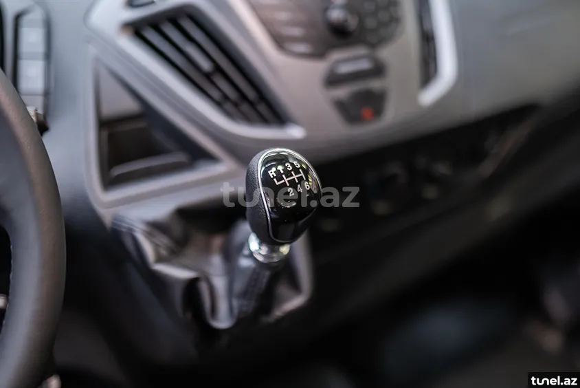 Ford Tourneo Custom 2023