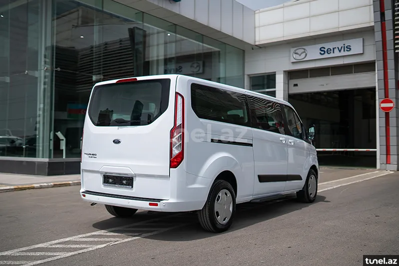 Ford Tourneo Custom 2023