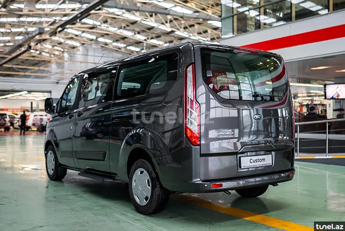 Ford Tourneo Custom 2023