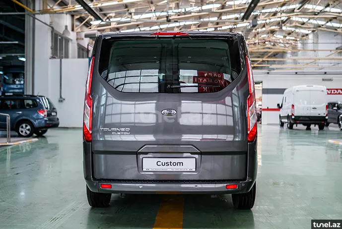 Ford Tourneo Custom 2023