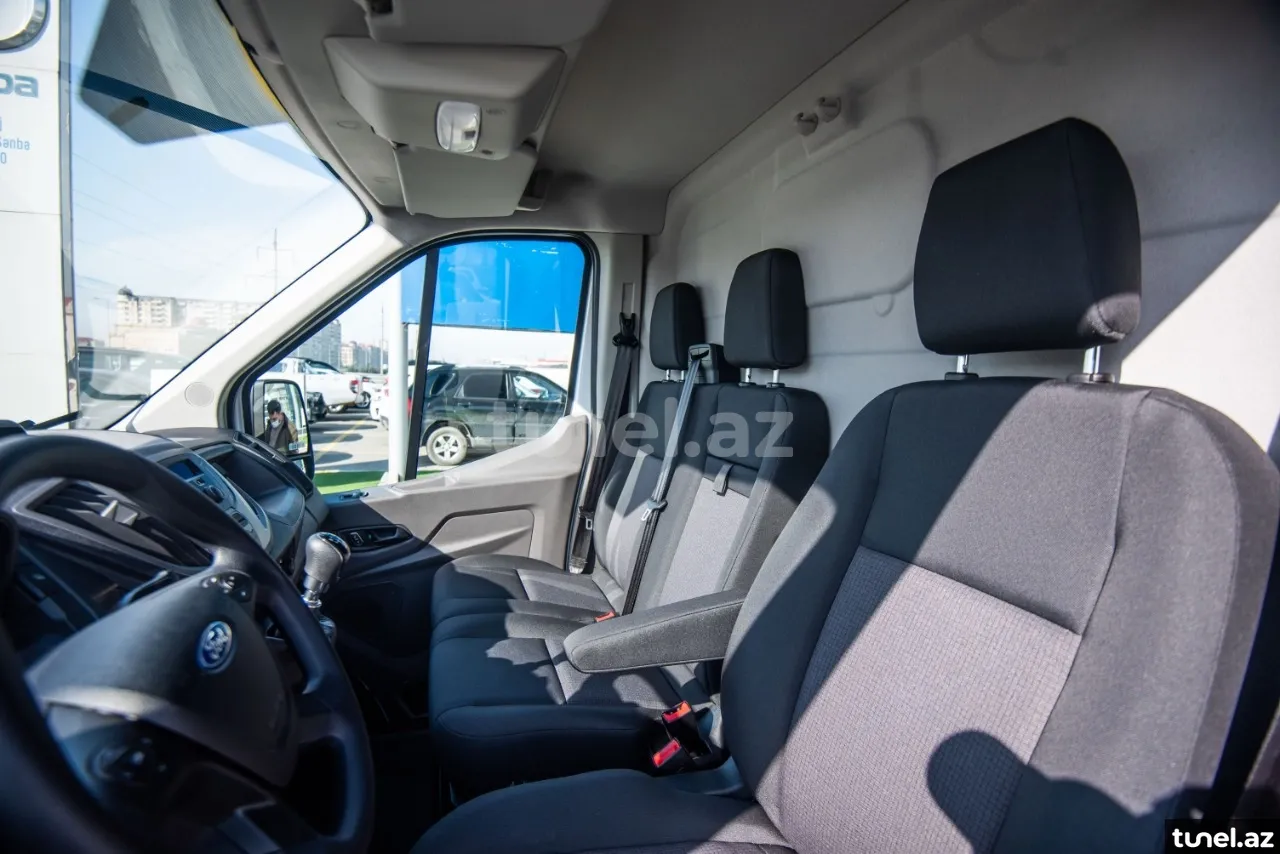 Ford Transit 2023