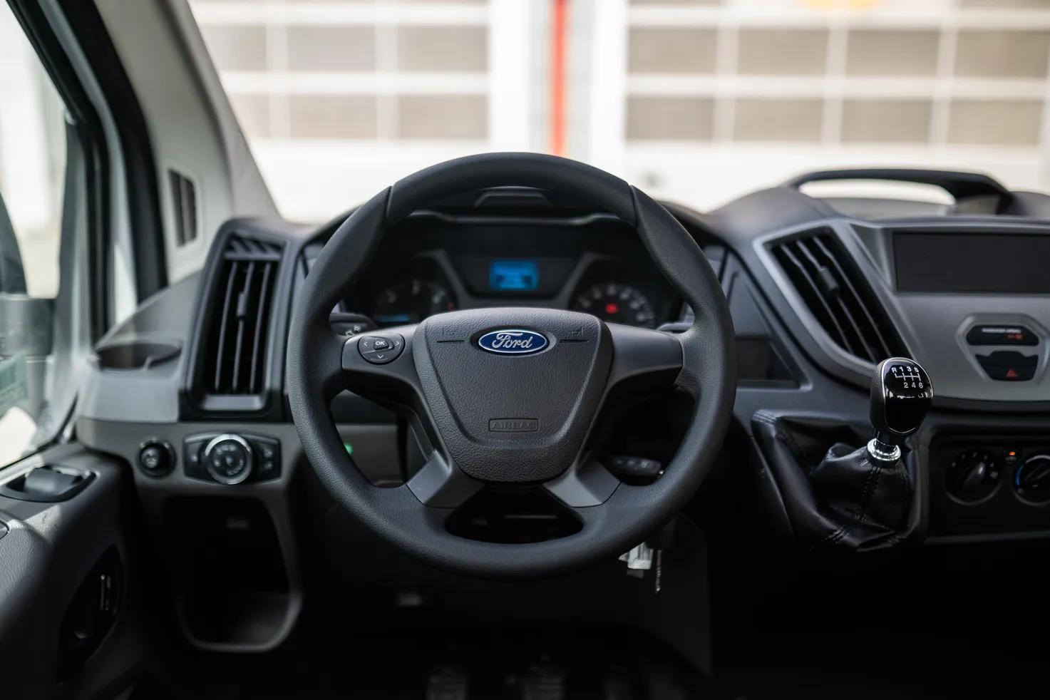 Ford Transit, 2.2 L, 2023 год, 0 km, Баку - Цена: 83 600 ₼ - Tunel.az