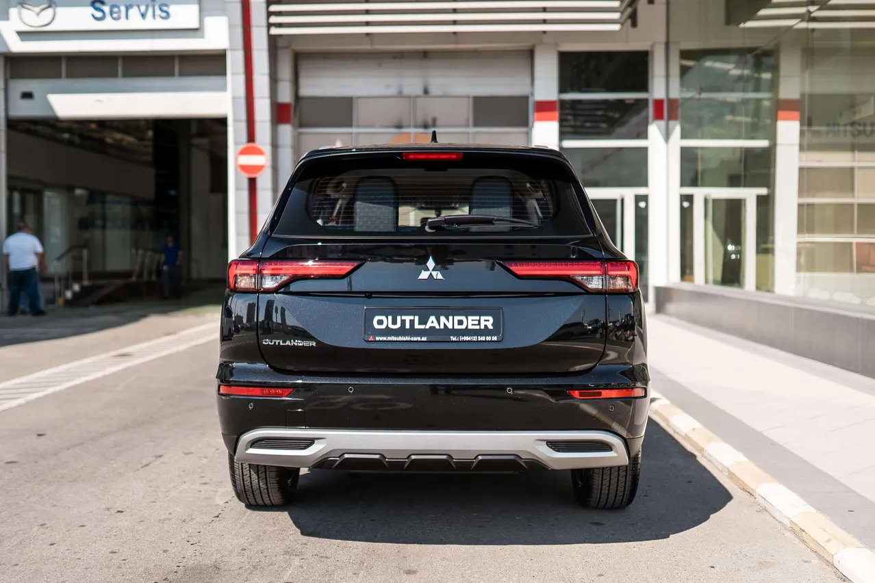 Mitsubishi Outlander, 2.5 L, 2023 год, 0 km, Баку - Цена: 65 500 ₼ - Tunel.az