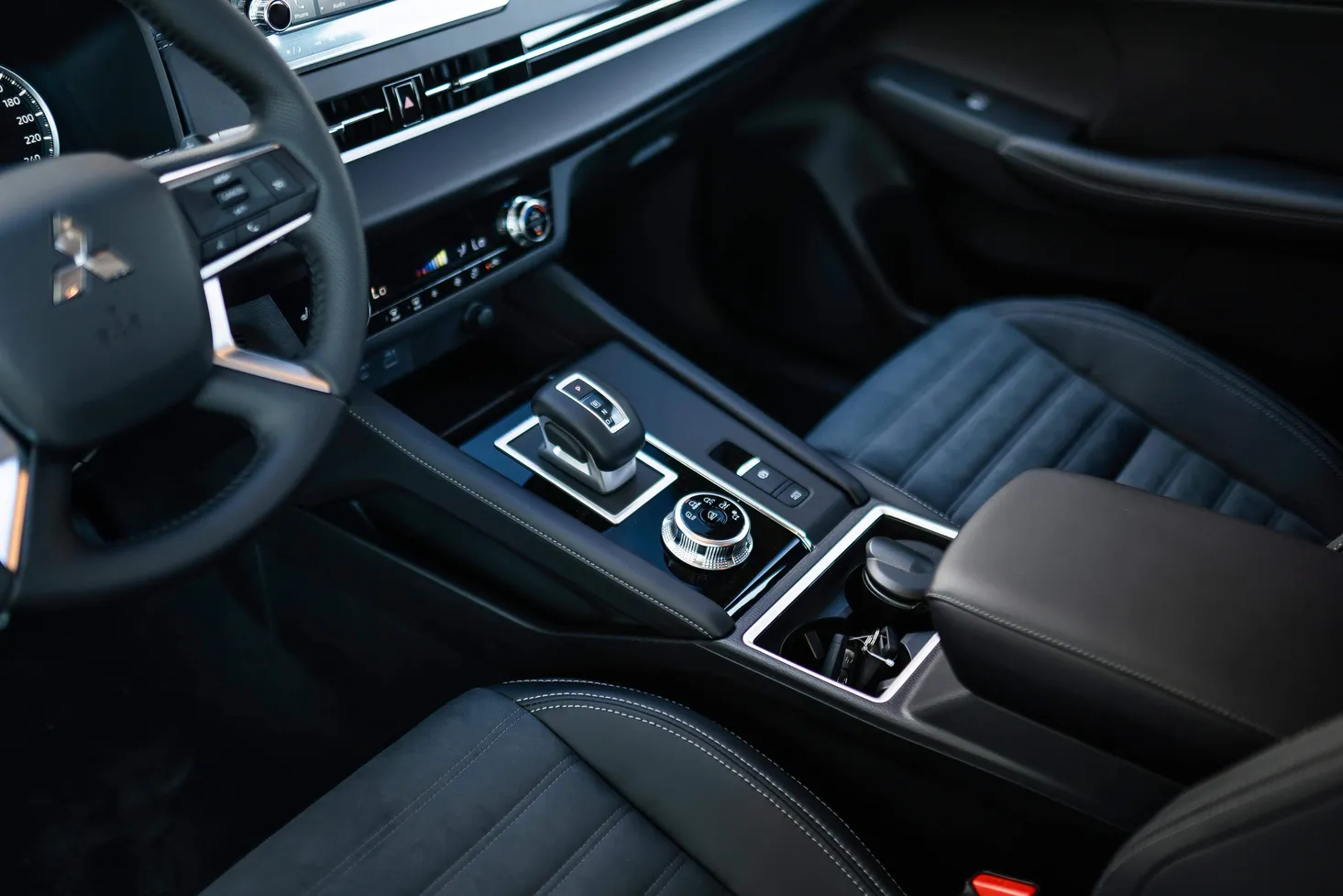 Mitsubishi Outlander, 2.5 L, 2023 год, 0 km, Баку - Цена: 65 500 ₼ - Tunel.az