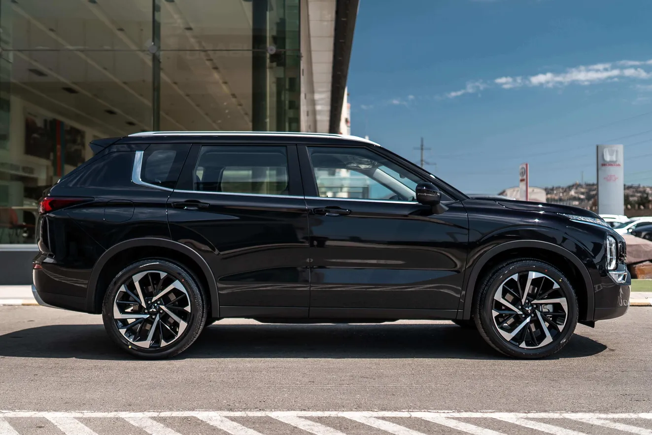 Mitsubishi Outlander, 2.5 L, 2023 year, 0 km, Baku - Price: 65 500 ₼ - Tunel.az
