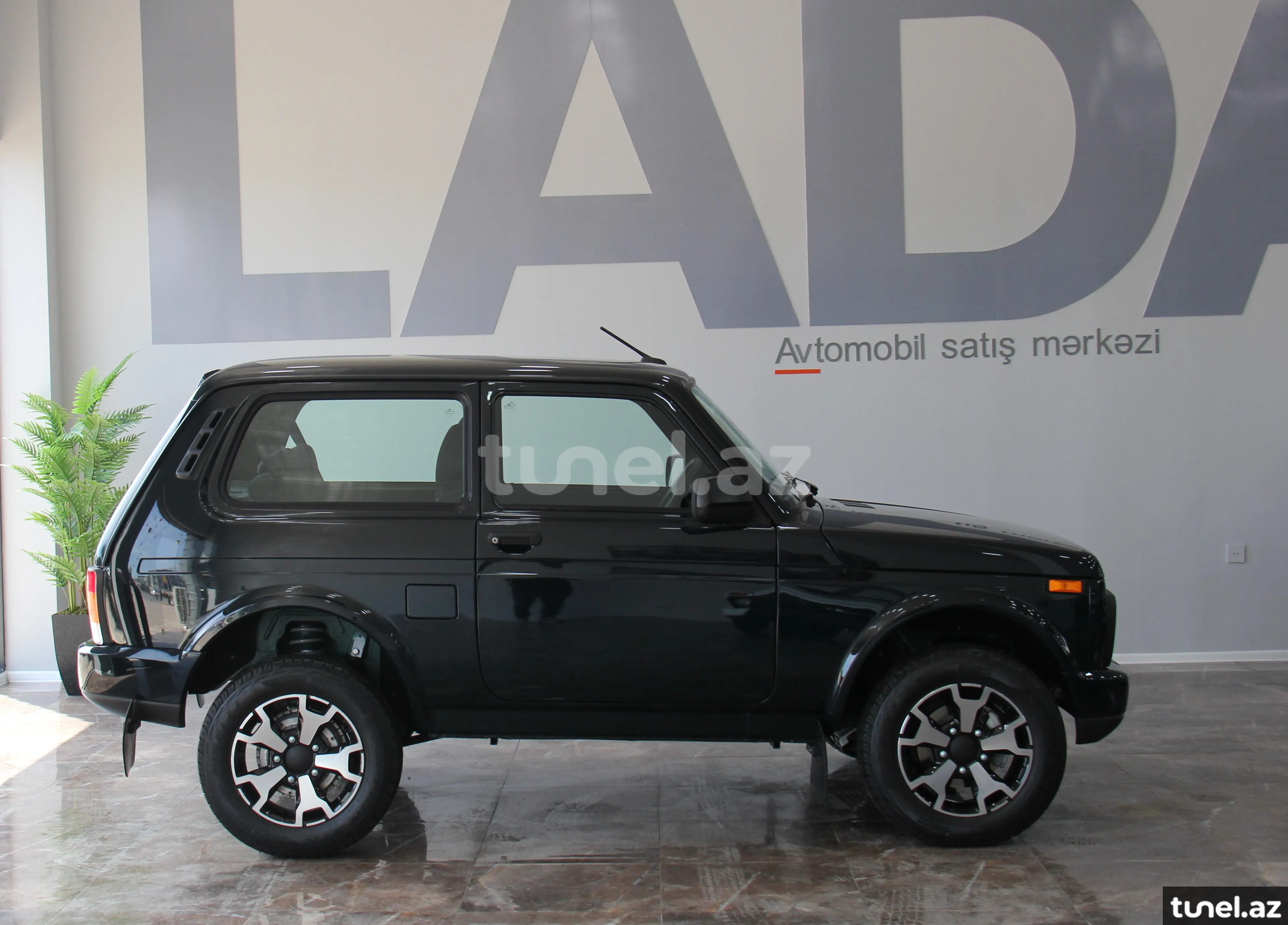 LADA (VAZ) Niva 2023