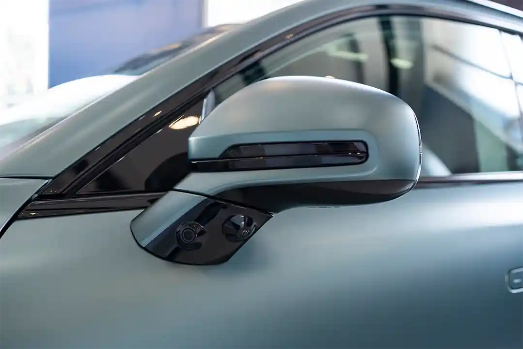 ELEKTRİK GÖSTƏRİCİLƏRİ:
● Yürüş məsafəsi – 562 km (NEDC)
● Batareyanın həcmi – 86.2 kWh
● Sürətli şarjlama (175 kW): 10% - 80% ~ 29 dəqiqə
● Enerji sərfiyyatı – 19.2 kWh
● Enerji bərpası (rekuperasiya) – >30%
● Əyləc zamanı enerjinin bərpa sistemi (EHB)
● Avropa standartlı şarj interfeysi (CCS2)
● Portativ şarj tapançası (220V)
━━━━━━━━━━━━━━━━━━━━━━━━━━━━━━━━
MÜHƏRRİK
● Mühərrik sayı – 2 (əd.)
● Fırlanma anı – 717 (Nm)
● Maksimal sürət – 200 (km/s)
● 0 - 100 km/s sürətlənmə – 4.1 (san.)
● Standart, Eco və Sport rejimləri
━━━━━━━━━━━━━━━━━━━━━━━━━━━━━━━━
PARAMETRLƏR
● Çəki – 2180 (kq)
● Ölçülər – 4888 / 1896 / 1450 (mm)
● Təkər bazası – 2998 (mm)
● Baqaj həcmi – 440/915 (L)
● Təkər ölçüsü – 245/45 R19