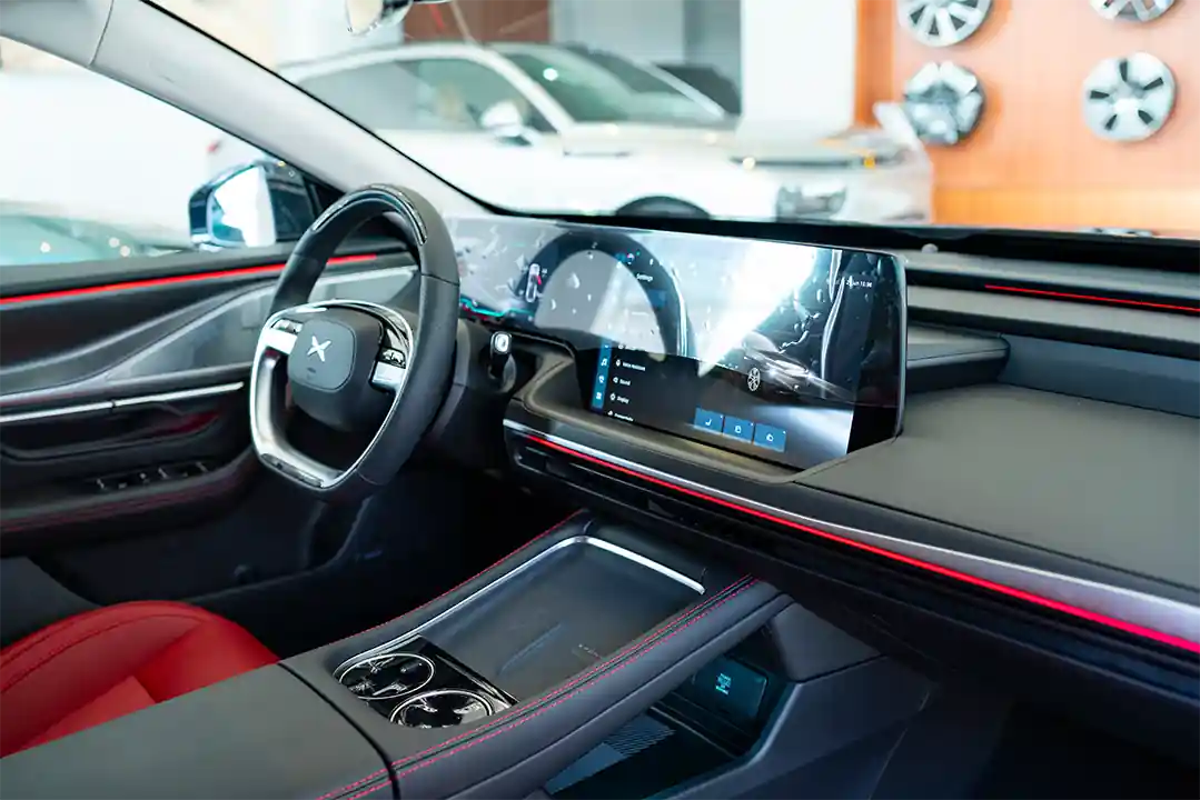 ELEKTRİK GÖSTƏRİCİLƏRİ:
● Yürüş məsafəsi – 562 km (NEDC)
● Batareyanın həcmi – 86.2 kWh
● Sürətli şarjlama (175 kW): 10% - 80% ~ 29 dəqiqə
● Enerji sərfiyyatı – 19.2 kWh
● Enerji bərpası (rekuperasiya) – >30%
● Əyləc zamanı enerjinin bərpa sistemi (EHB)
● Avropa standartlı şarj interfeysi (CCS2)
● Portativ şarj tapançası (220V)
━━━━━━━━━━━━━━━━━━━━━━━━━━━━━━━━
MÜHƏRRİK
● Mühərrik sayı – 2 (əd.)
● Fırlanma anı – 717 (Nm)
● Maksimal sürət – 200 (km/s)
● 0 - 100 km/s sürətlənmə – 4.1 (san.)
● Standart, Eco və Sport rejimləri
━━━━━━━━━━━━━━━━━━━━━━━━━━━━━━━━
PARAMETRLƏR
● Çəki – 2180 (kq)
● Ölçülər – 4888 / 1896 / 1450 (mm)
● Təkər bazası – 2998 (mm)
● Baqaj həcmi – 440/915 (L)
● Təkər ölçüsü – 245/45 R19
