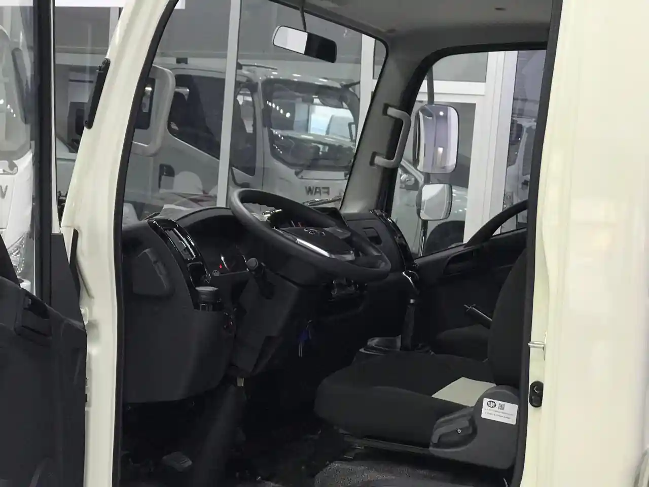 FAW Tiger VR, funksional və modern dizaynı ilə diqqət çəkir.
Bortun(Şassinin) uzunluğu: 4.2 M
Yanacaq çəni:90 Lt
Yükgötürmə qabiliyyəti: 4Ton
Ətraflı məlumat üçün:
📱 +994 55 208 98 72
📍 Bakı - Sumqayıt şossesi 5-ci km , Xırdalan dairəsi yaxınlığı
#fawazerbaijan #fawtruck #fawtruckaz
#fawtruckazerbaijan #fawaz
#yukavtomobilleri #yukavtomobili
#kommersiyaavtomobili