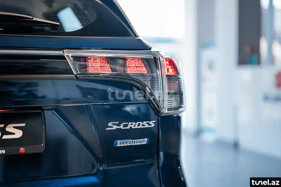 Suzuki S-Cross 2023