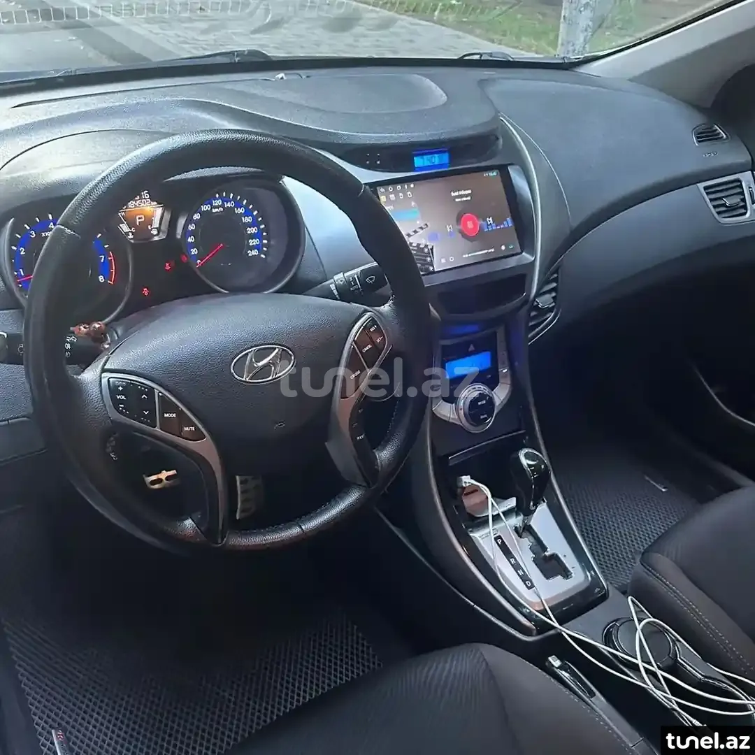 Hyundai Elantra 2013