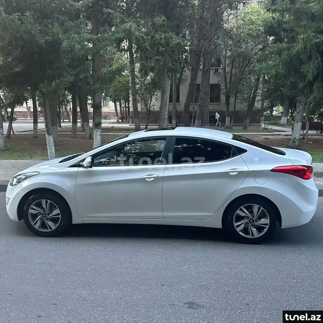 Hyundai Elantra 2013
