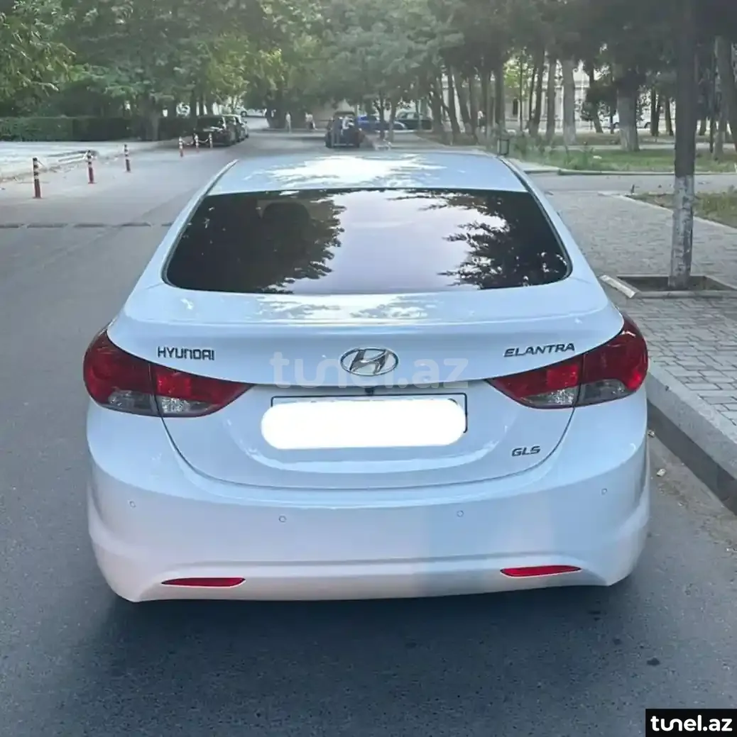 Hyundai Elantra 2013
