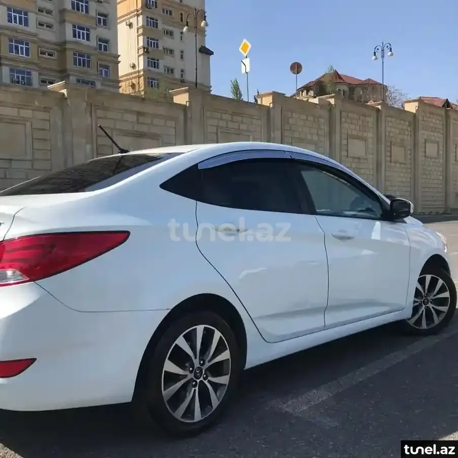 Hyundai Accent 2015