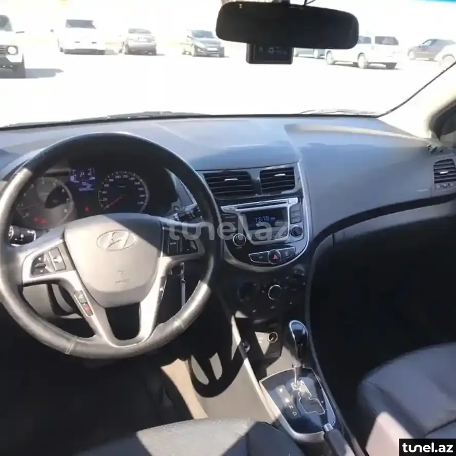 Hyundai Accent 2015