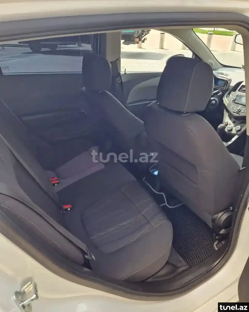 Chevrolet Aveo 2015