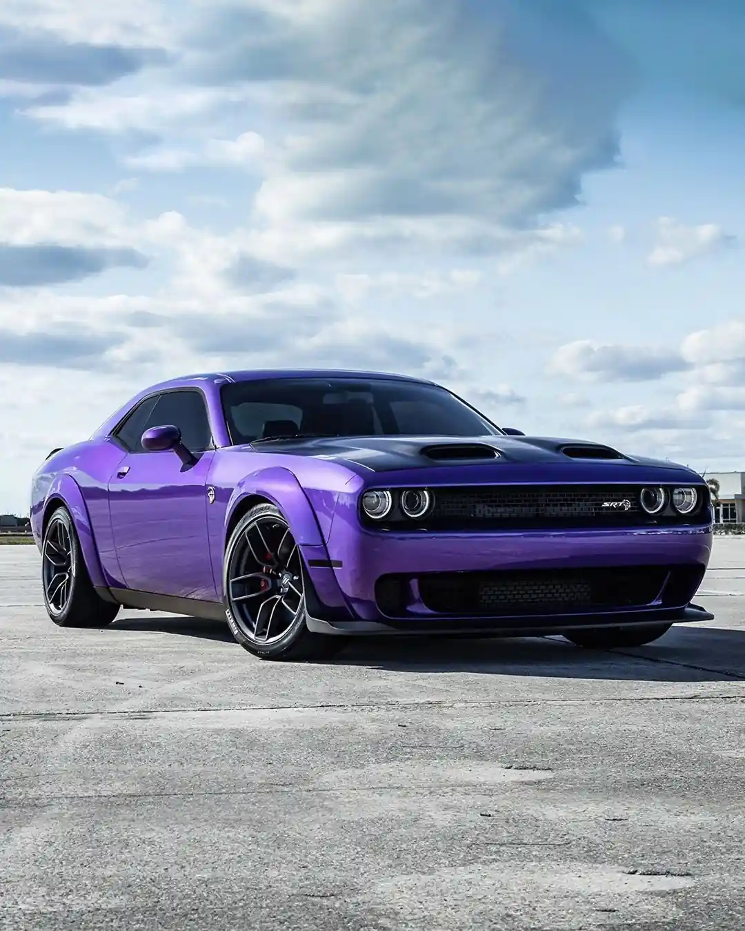 Dodge Challenger #SRT
Sürət həvəskarlarının arzusu.
Rəsmi nümayəndə “Avtolüks Azərbaycan” şirkəti.
🌐 Ətraflı məlumat: BİODA
☎ Çağrı mərkəzi: (012) 983
📞 Satış şöbəsi: (012) 404 83 95
📱 Satış şöbəsi: (055) 444 47 00
📱 Servis mərkəzi: (055) 214 19 49
📍 Zaur Nudirəliyev 8
📍 Üzeyir Hacıbəyov 57
#Dodge #Challenger #DodgeChallenger #HellCat #DodgeAzerbaijan #AutoLux