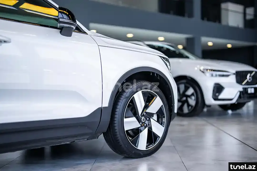 Volvo C40 2023