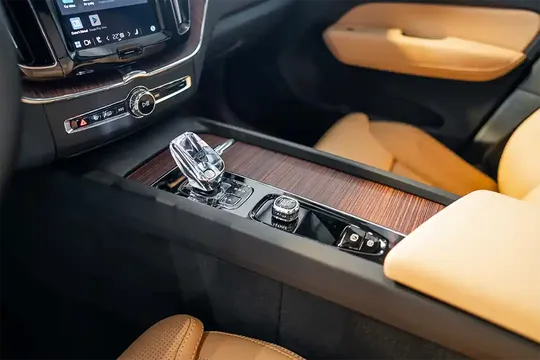 Volvo XC60, 2.0 L, 2023 жыл, 0 km, Baku - Баасы: 62 955 € - Tunel.az