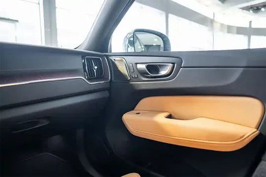 Volvo XC60, 2.0 L, 2023 жыл, 0 km, Baku - Баасы: 62 955 € - Tunel.az