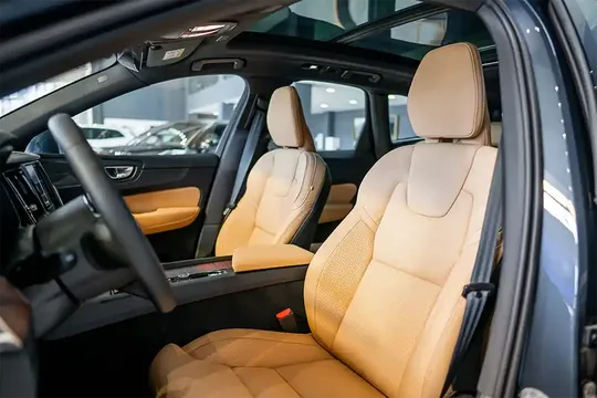 Volvo XC60, 2.0 L, 2023 жыл, 0 km, Baku - Баасы: 62 955 € - Tunel.az