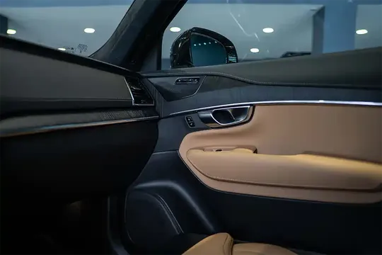 Volvo XC90, 2.0 L, 2024 i̇l, 0 km, Bakı - Qiymət: 62 219 € - Tunel.az