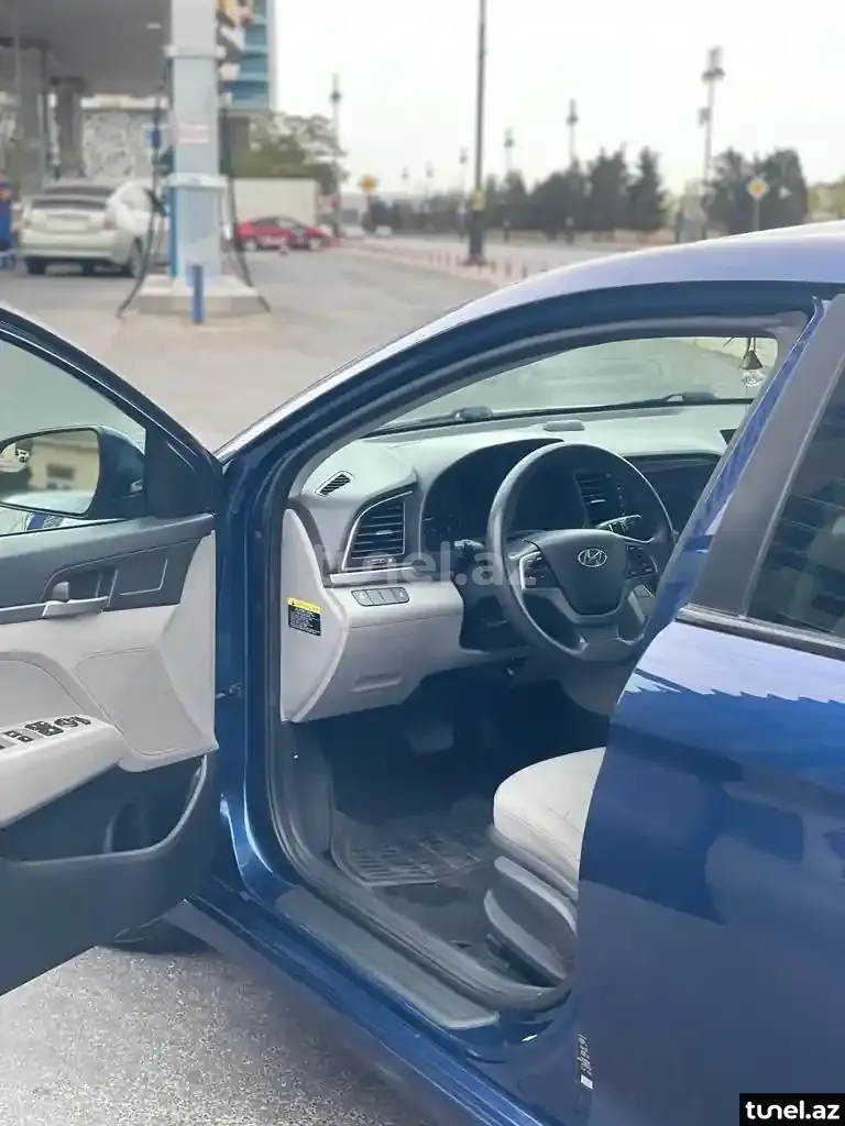 Hyundai Elantra 2018