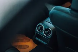 Mercedes C 200, 1.5 L, 2023 i̇l, 0 km, Bakı - Qiymət: 60 107 € - Tunel.az
