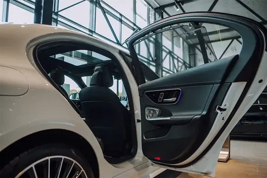 Mercedes C 200, 1.5 L, 2023 i̇l, 0 km, Bakı - Qiymət: 60 107 € - Tunel.az