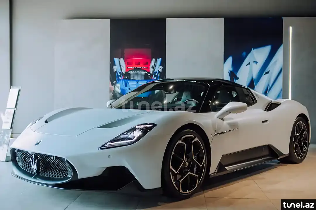 Maserati MC 20 2023