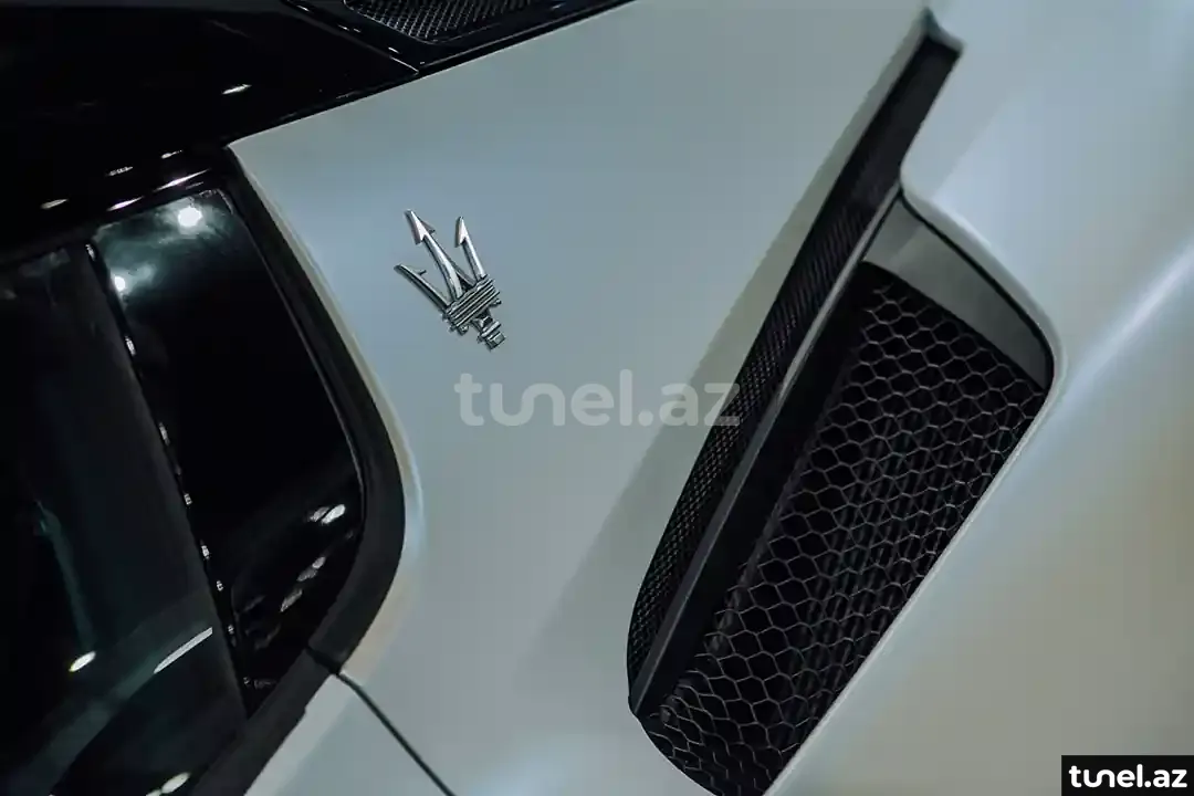 Maserati MC 20 2023