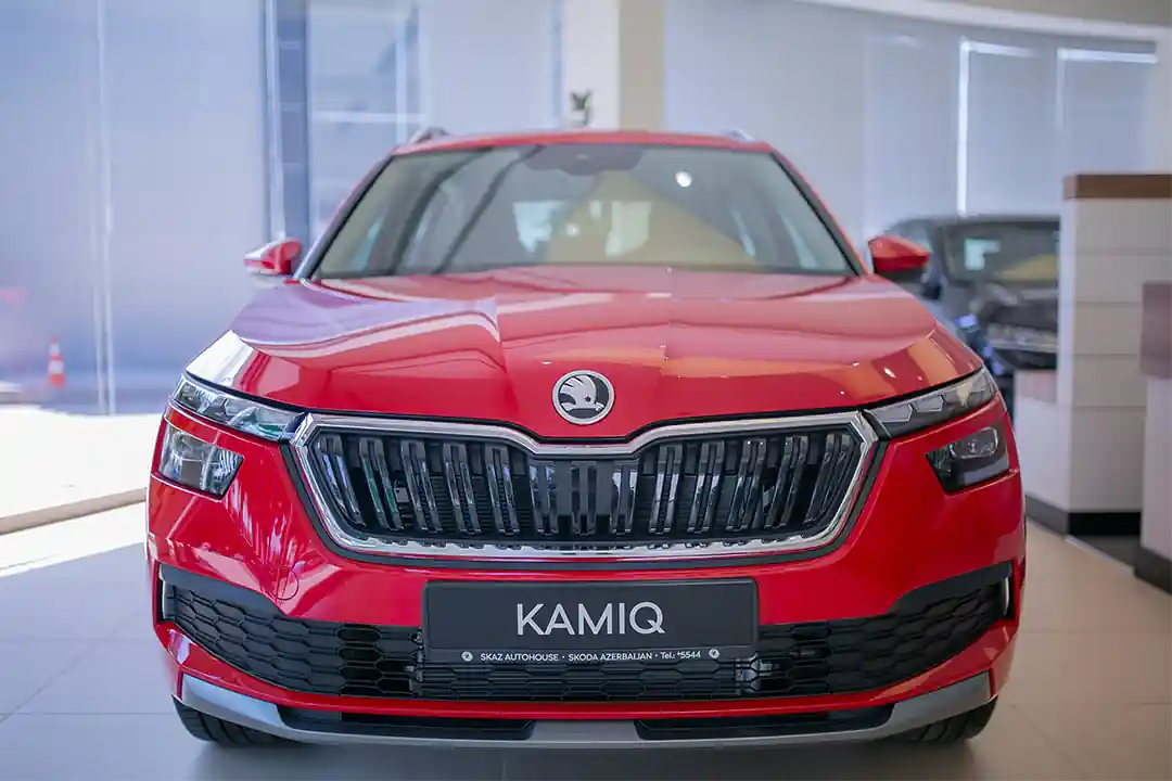 Skoda-nın Azərbaycandakı rəsmi distributoru olan "Skaz Autohouse" Şirkəti avtomobillərinə 3 il və ya 100 000 km zəmanət təqdim edir. Bütün qiymətlərə 18% ƏDV daxildir. SKODA avtomobillərinə ilkin ödənişsiz,60 ay müddətinədək iilik 12%- dən başlayaraq sərfəli daxili kredit və bank şərtləri ilə sahib ola bilərsiniz. Avtomobillər haqqında daha ətraflı məlumat əldə etmək üçün sizi Bakı şəh., Babək pr. 74 ünvanında yerləşən satış mərkəzimizə dəvət edirik.