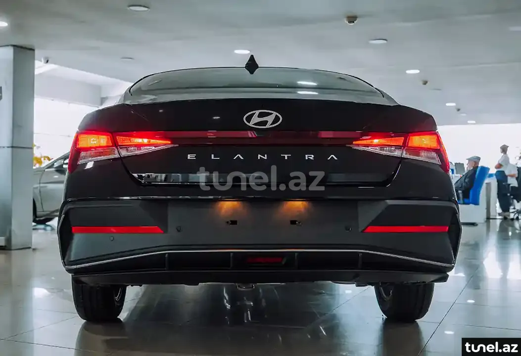 Hyundai Elantra 2024