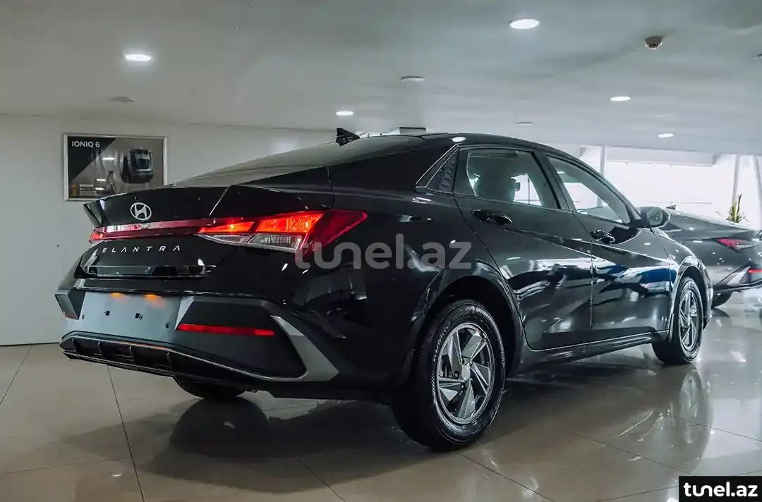 Hyundai Elantra 2024