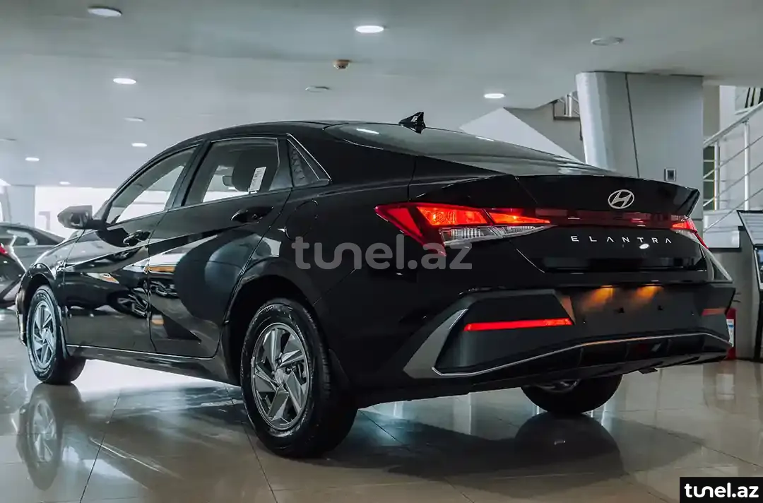 Hyundai Elantra 2024