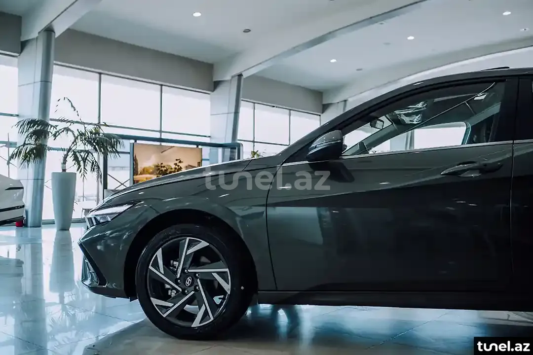 Hyundai Elantra 2024