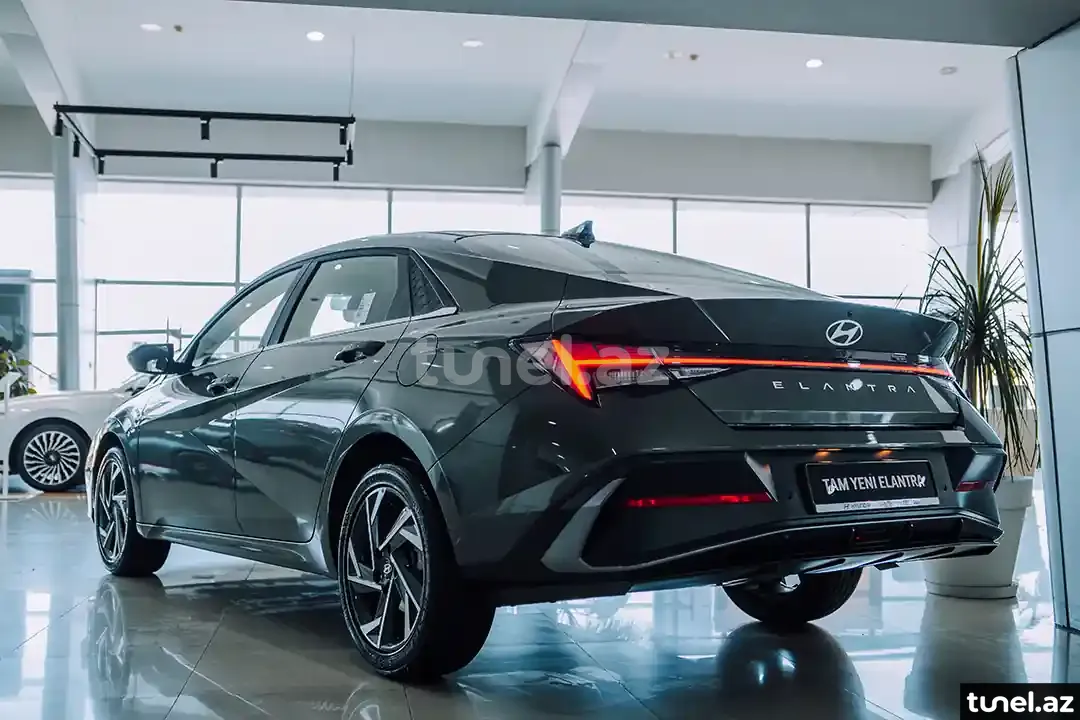 Hyundai Elantra 2024
