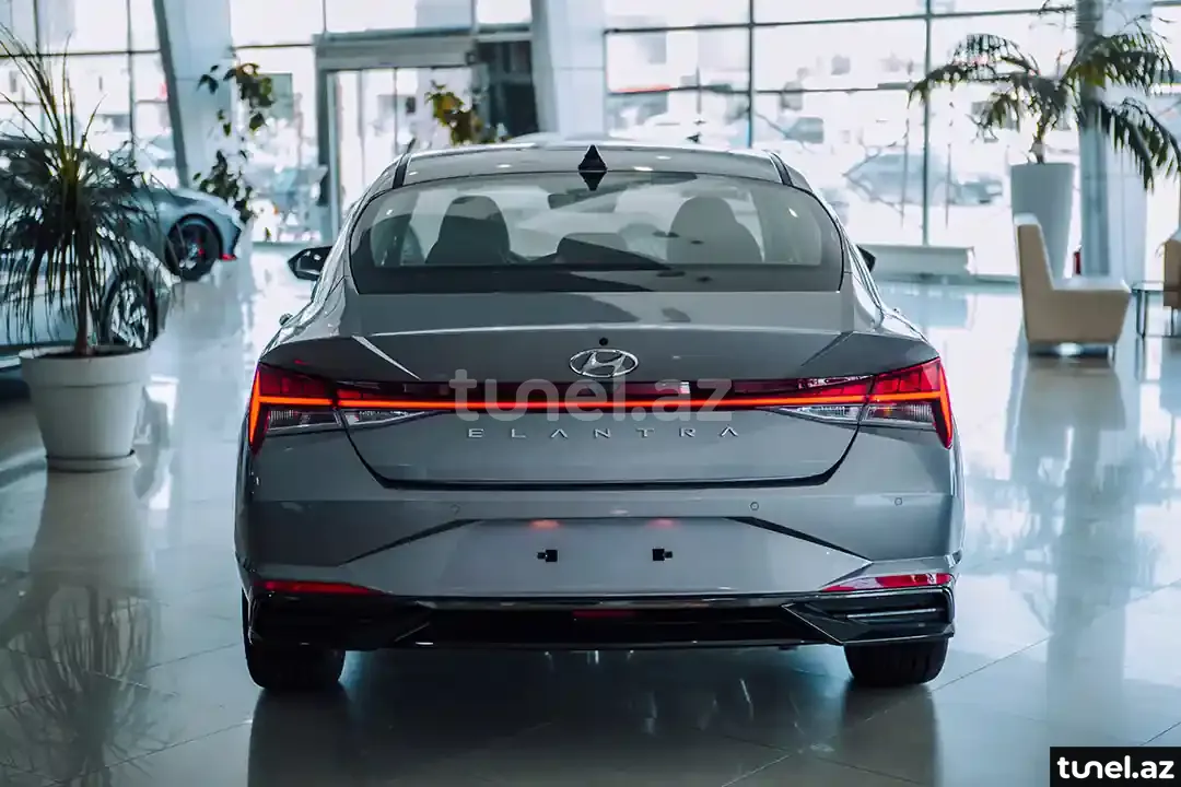Hyundai Elantra 2024